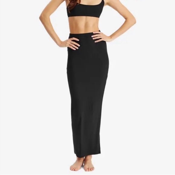 SKIMS lounge skirt in Oxide NWT size Medium - Picture 4 of 10